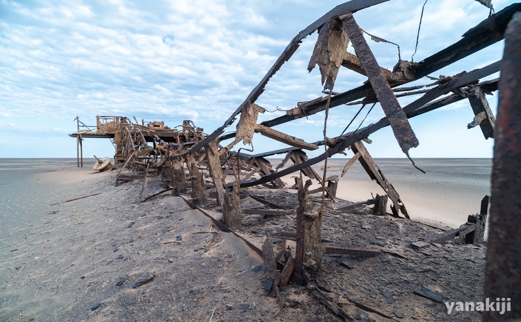 OIL-RIG_長い胴体(左側)