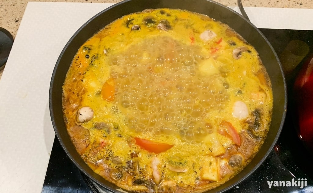 パエリアぐつぐつ
