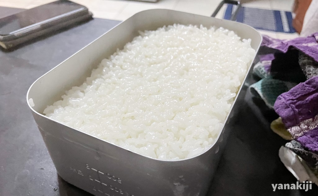夜ごはんに初めてお米を炊いた