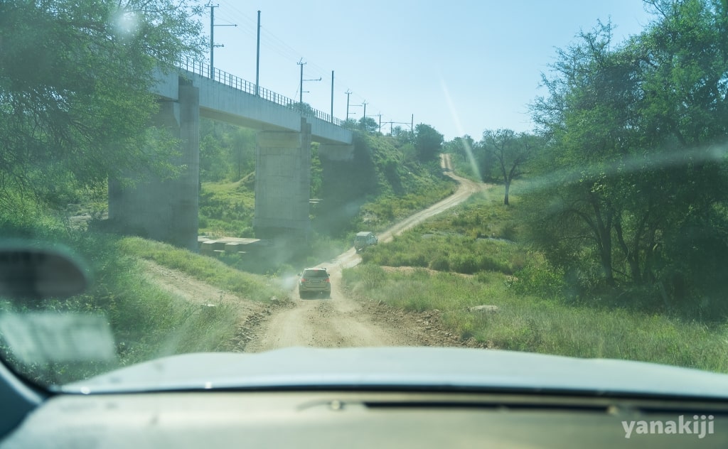 師匠の車に続く