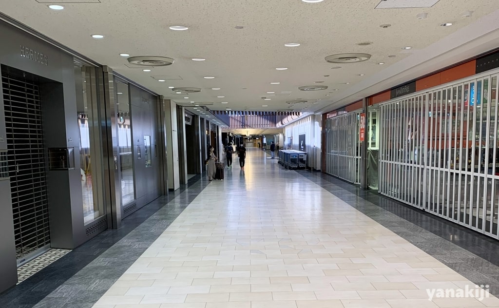 ガラガラの成田空港