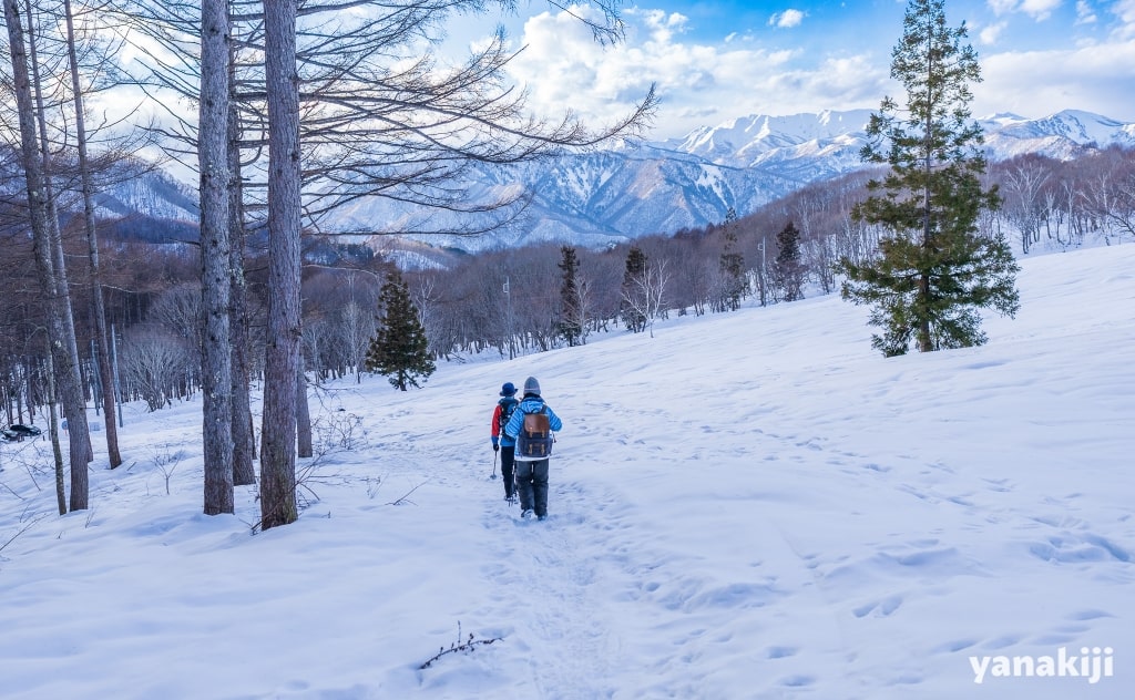 雪山ハイキングの様子