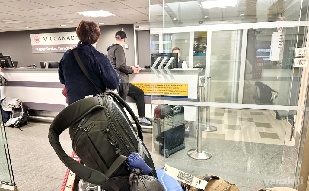カルガリー空港のサービスカウンター