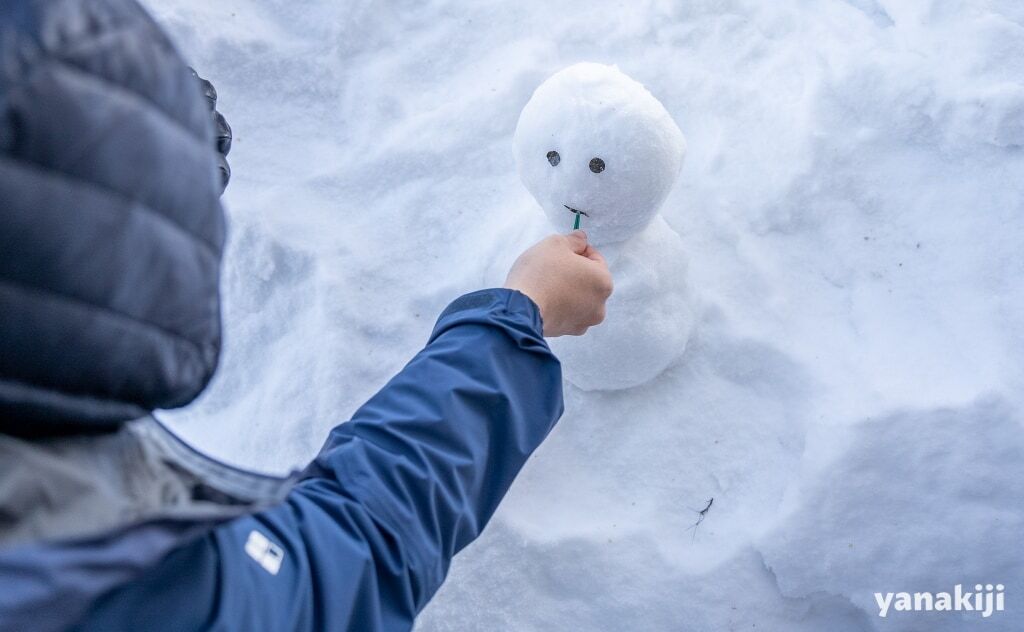雪だるまの飾りつけ