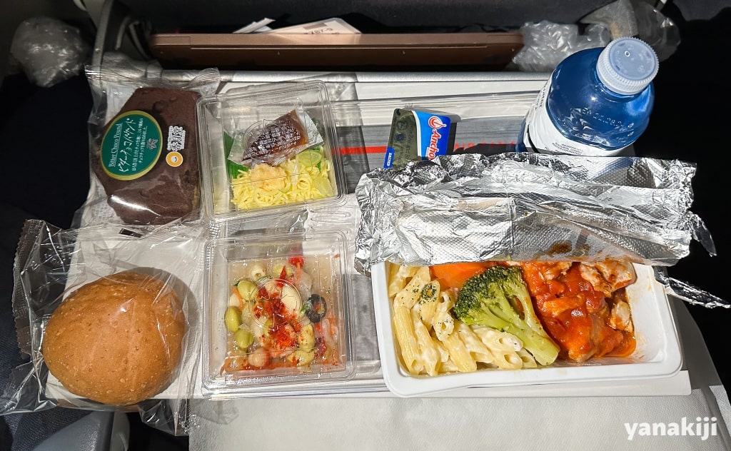 トロント行き飛行機の機内食