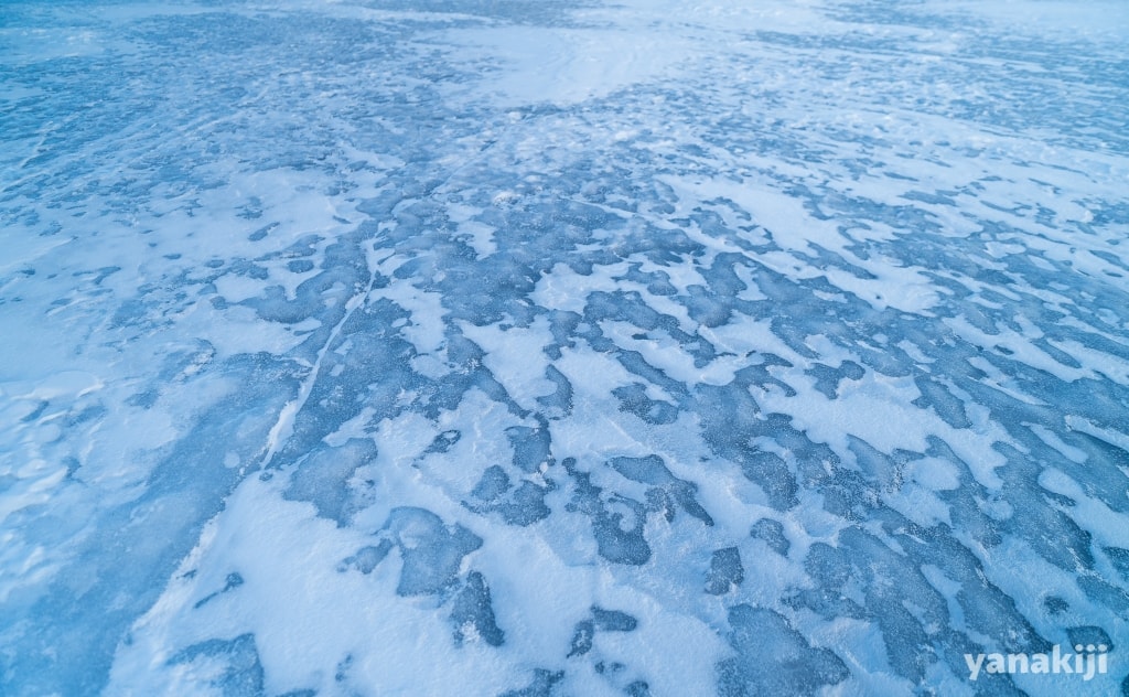 ミネワンカ湖の地面