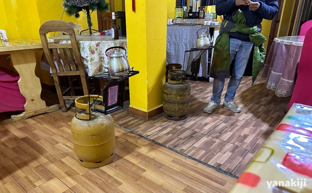 ウユニ市街の中華屋_内観
