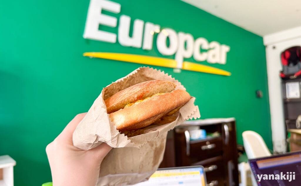 レンタカーオフィスでお昼ごはん