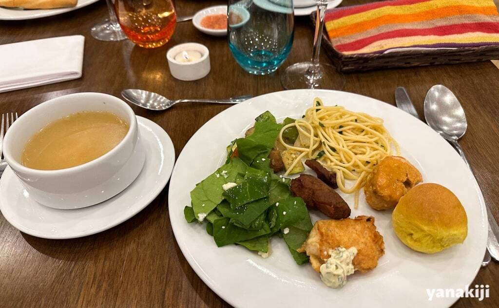 夜ホテル_ビュッフェスタイル