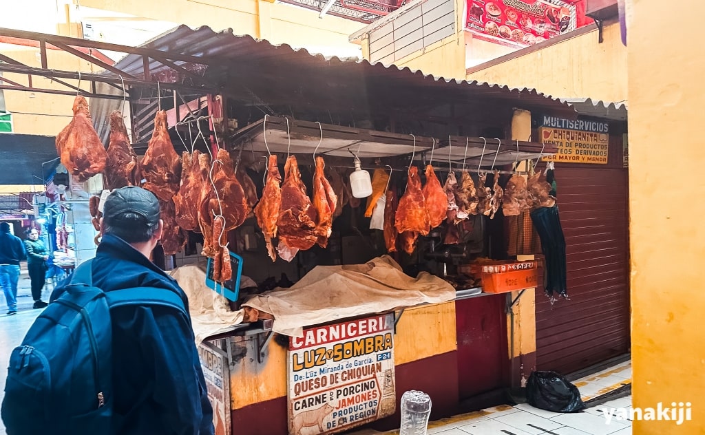 ワラスで買い物_屋内にあったお肉エリア