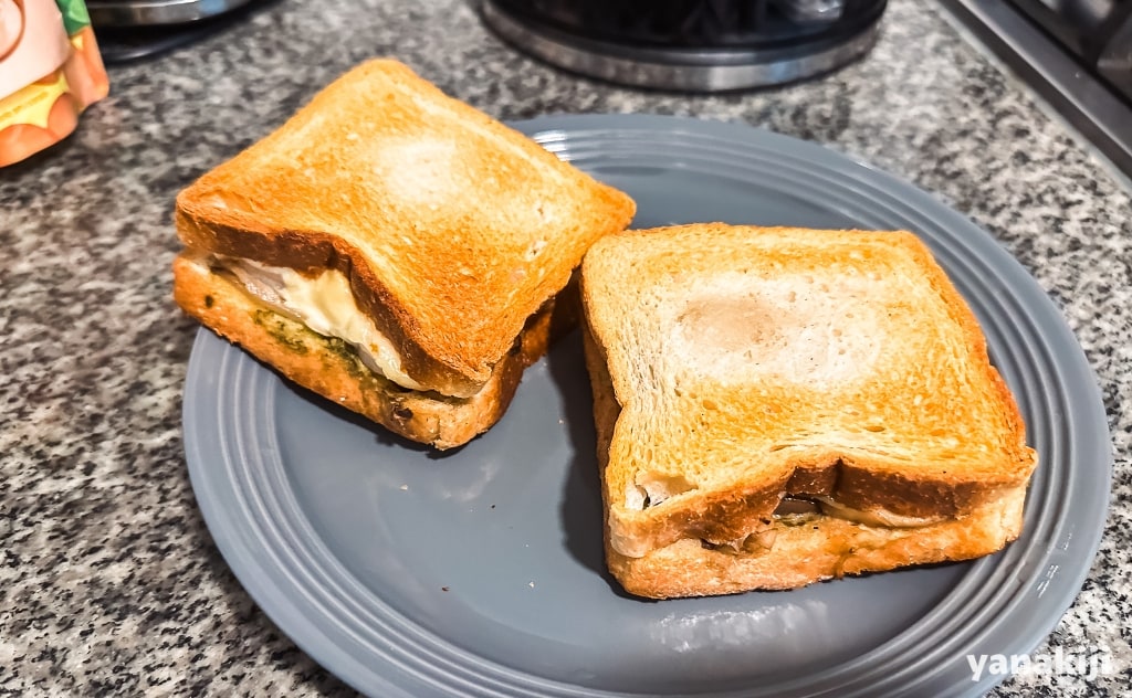朝_ホットサンド作り