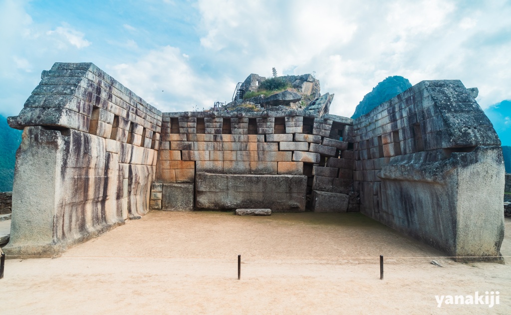 建設途中の神殿