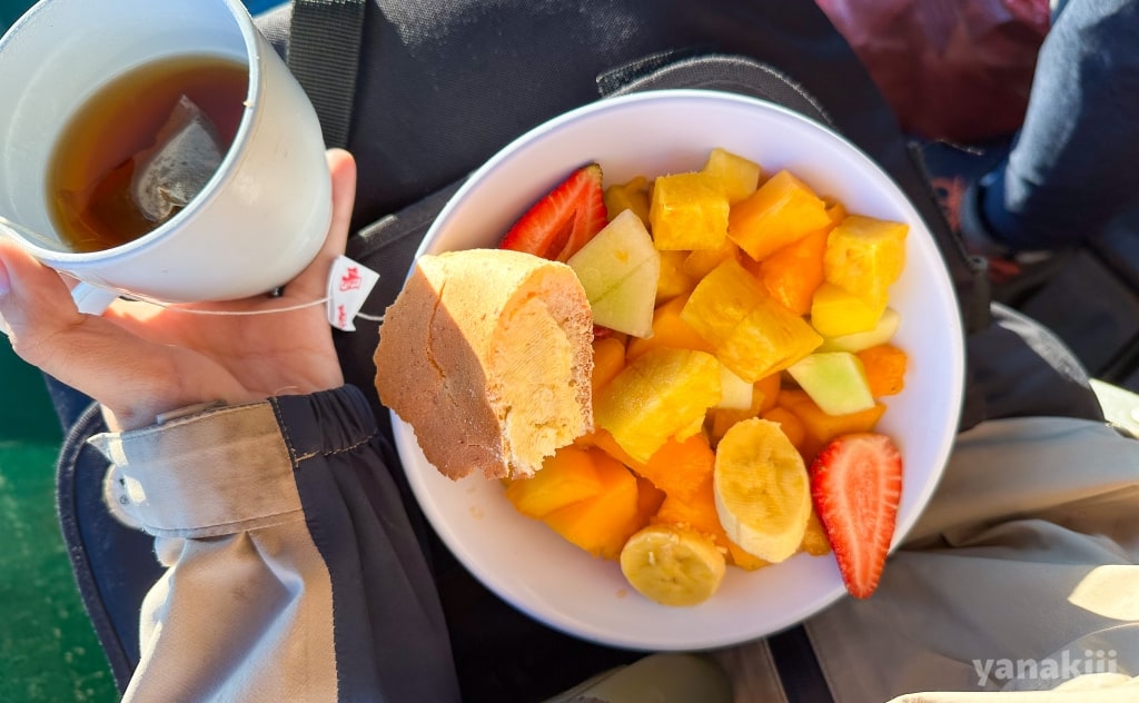 膝の上が忙しい