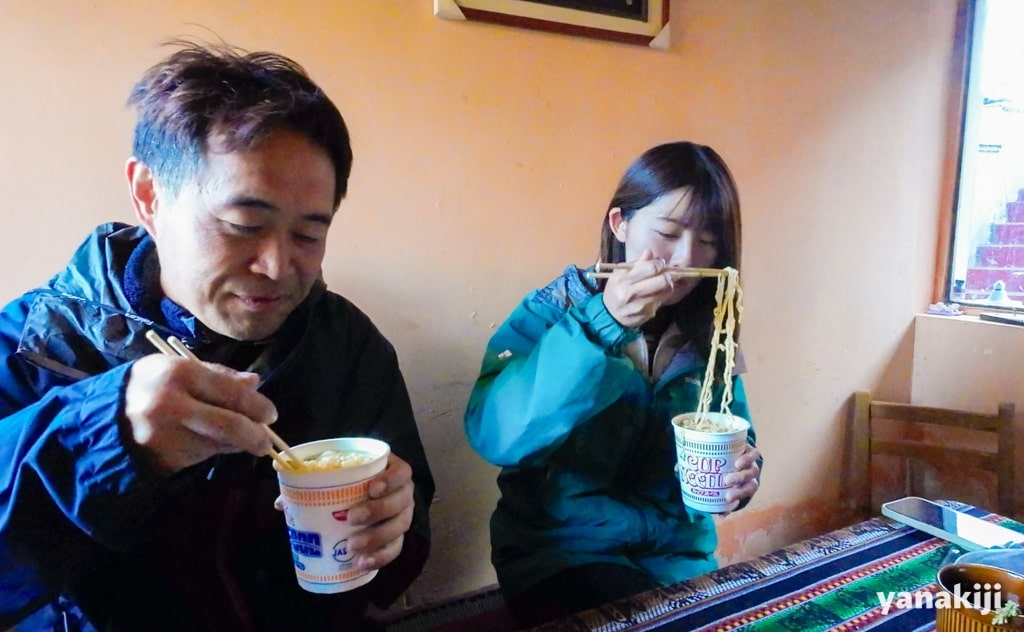 朝カップラーメン