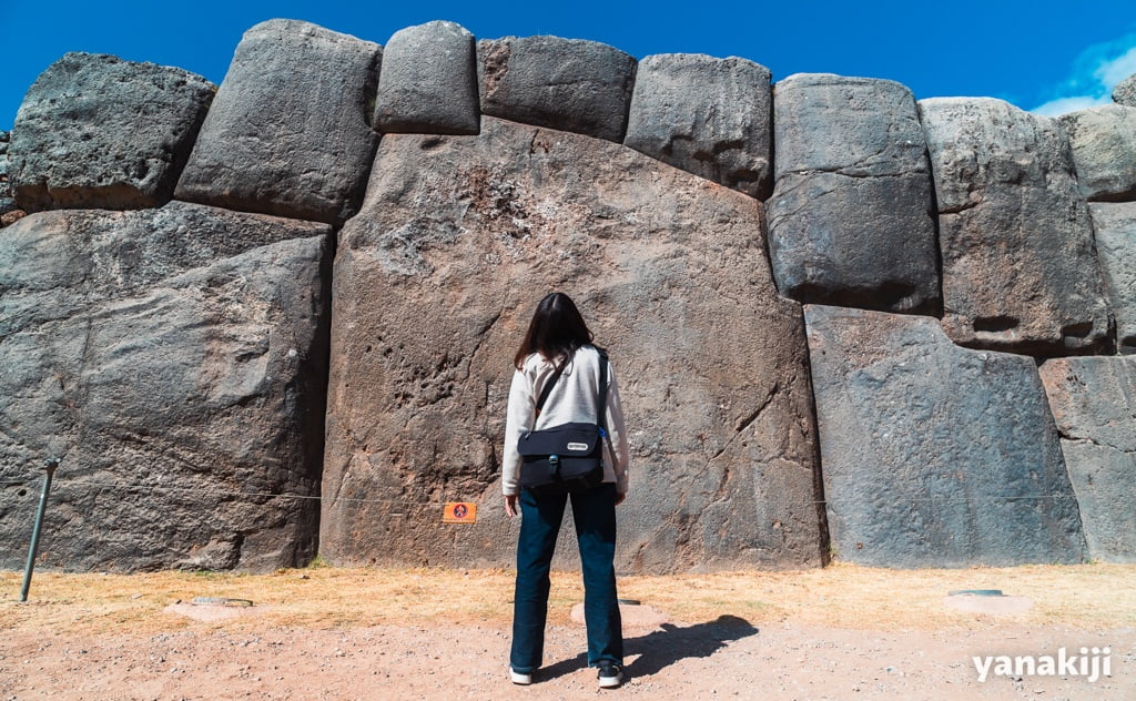 インカの技術が集結、サクサイワマン遺跡！4〜5mを超える巨大岩が立ち並ぶ