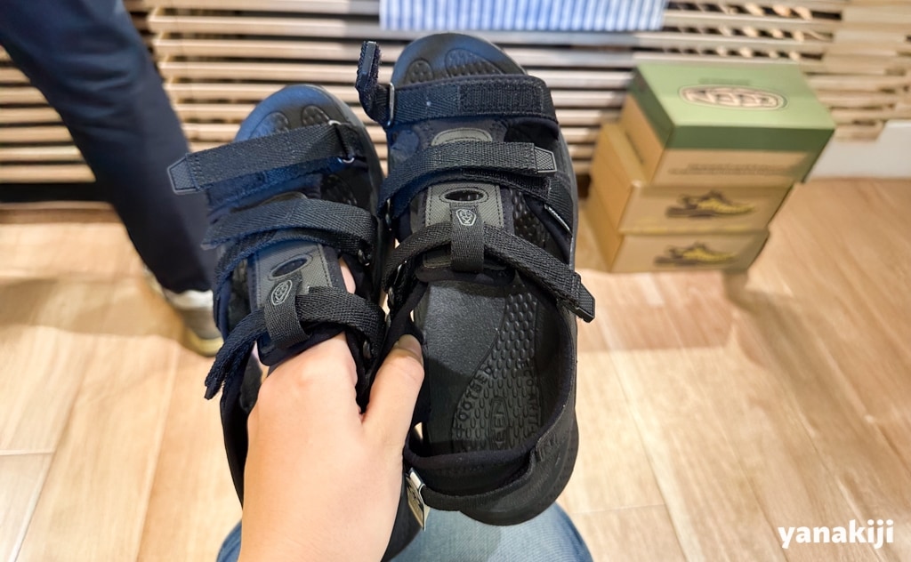 ②外履き用:軽いお出かけに使えるサンダル
