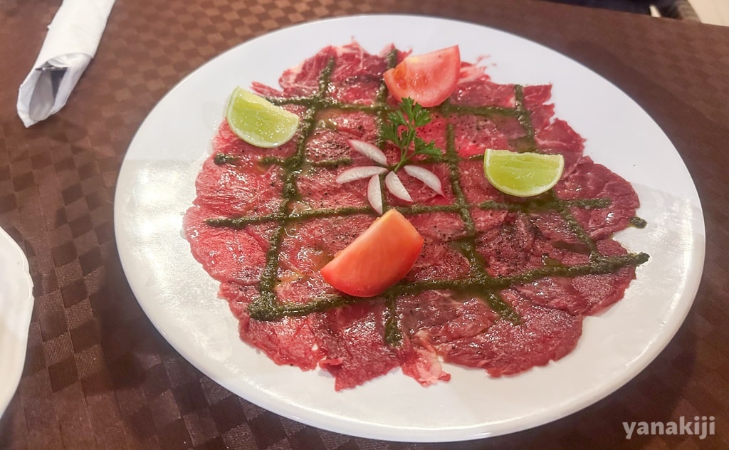 前菜のゼブ牛のカルパッチョ