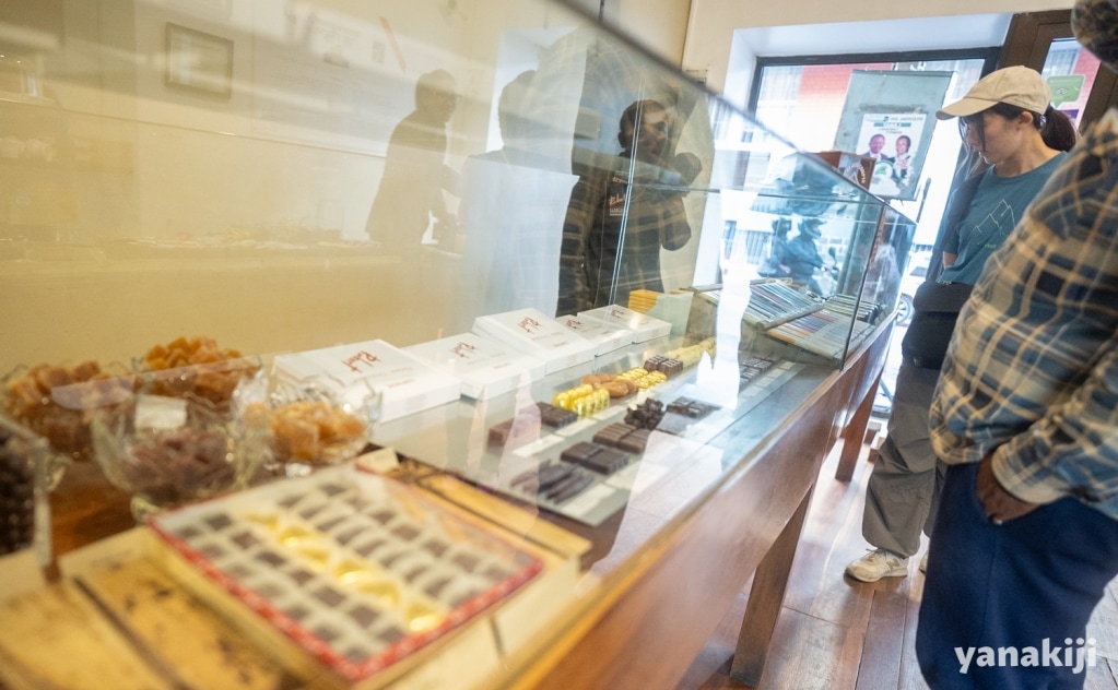 チョコレート屋の店内