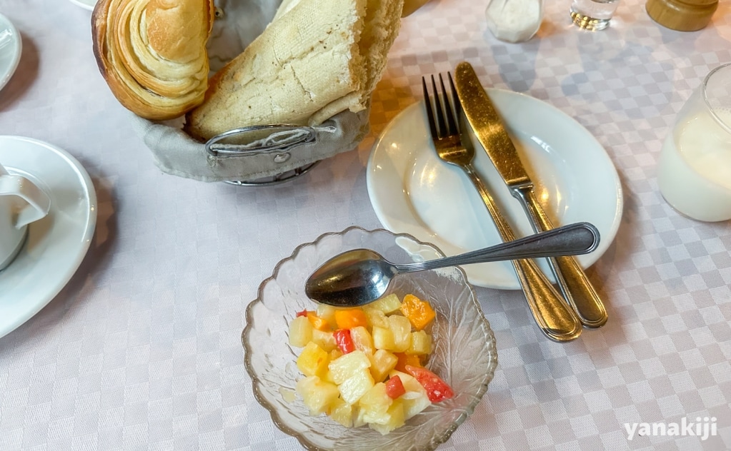 朝食