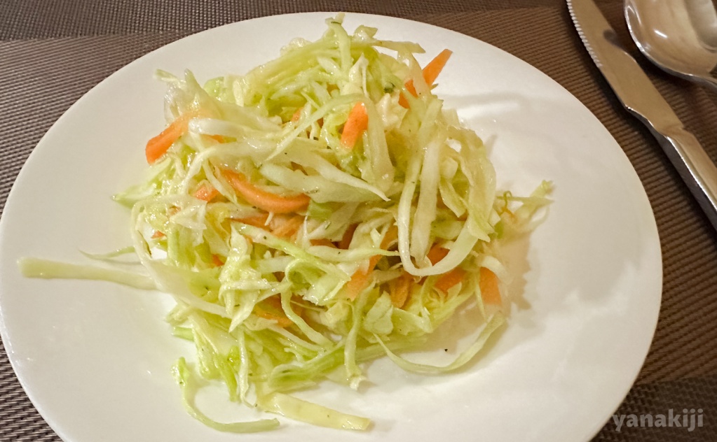 キャベツのサラダ
