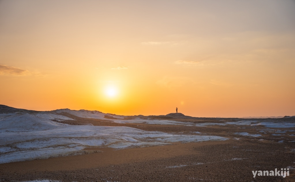 白砂漠と夕日