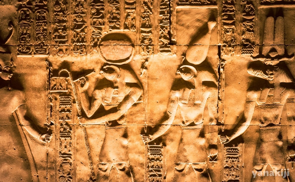 ホルス神の壁画