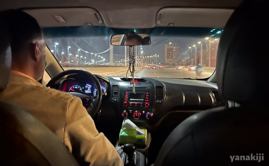 夜間に利用したUberの車内