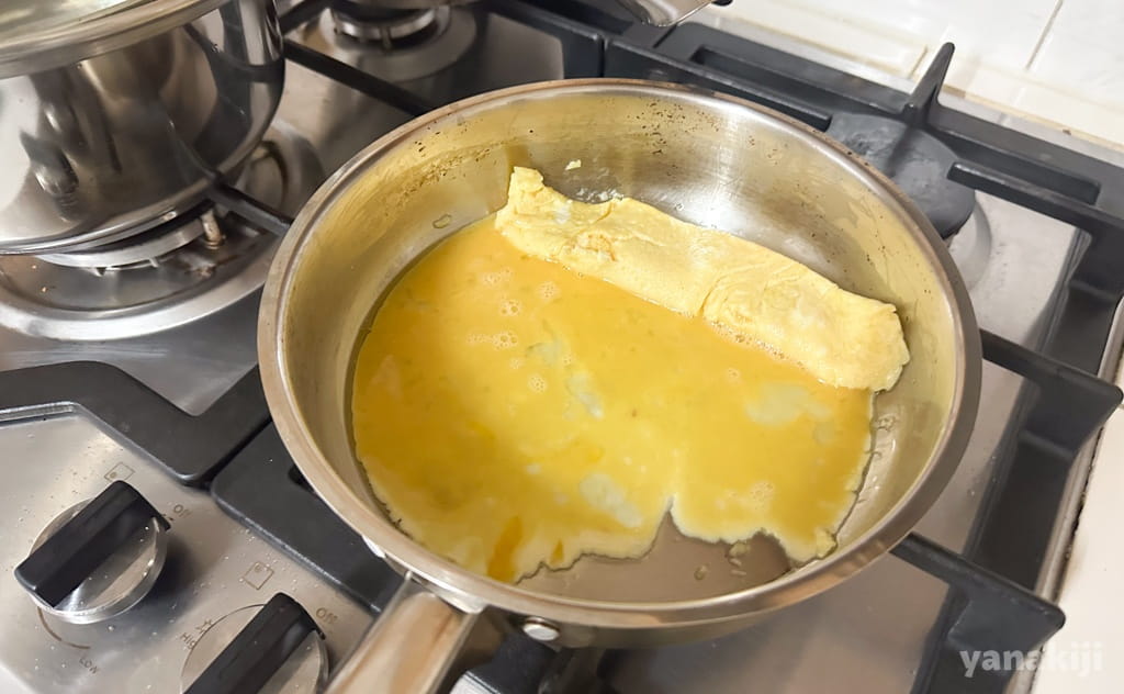 慣れない丸フライパンでの卵焼きでしたが、出来栄えは上々!