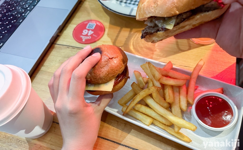 想像以上に小さいハンバーガー