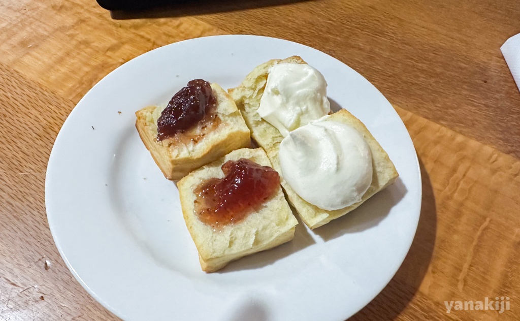 デザートタイムで出てきたスコーン