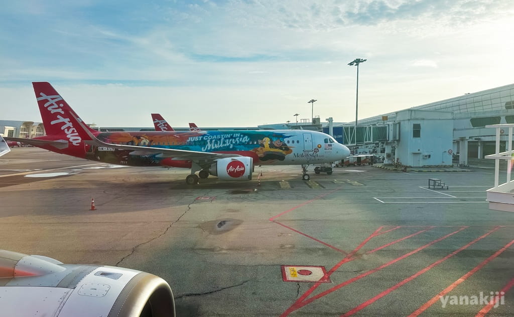 航空会社は「エアアジア」