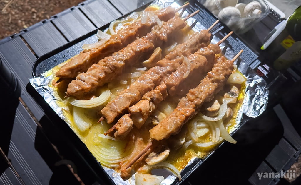 スーパーで購入した焼き鳥風のお惣菜