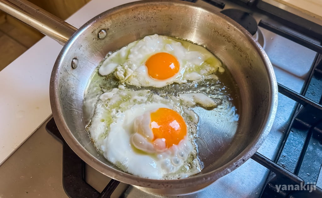タコスに挟む目玉焼き