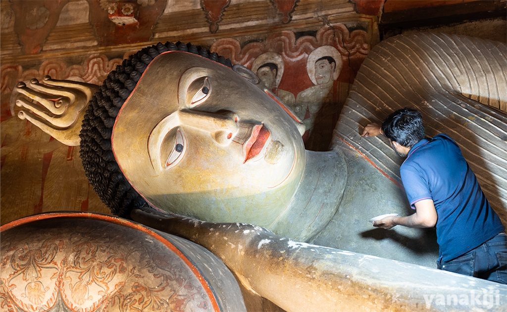 スリランカ_ダンブッラ石窟寺院_003