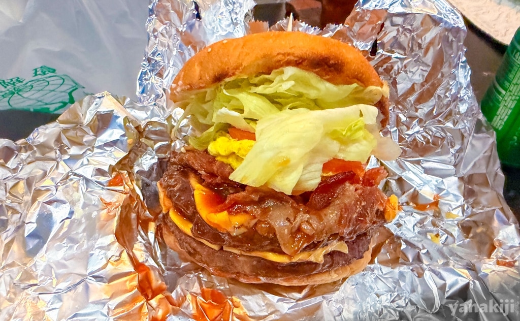 巨大ハンバーガー