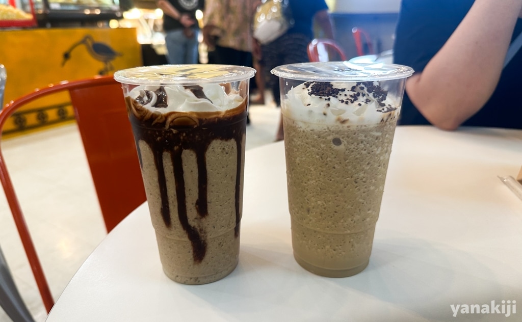 スーパーのフードコート3